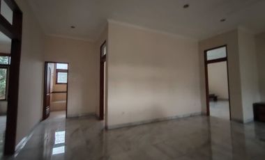 Rumah Mewah 2 Lantai di TB Simatupang, Jakarta Selatan – Terdapat Kolam Renang