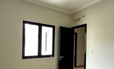 Rumah Cluster Regia 2lt 8x13 104m type 4KT SCG Summarecon Crown Gading Bekasi