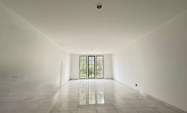 Dijual Atau Disewakan Ruko Jalan I Gusti Ngurah Rai Bukit Podomoro Boulevard 3 Lantai, Lebar 5, Panjang 10, Parkir Luas dan Tidak Berbayar Duren Sawit