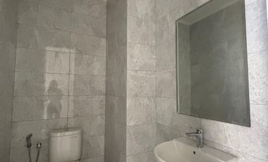 Dijual Atau Disewakan Ruko Jalan I Gusti Ngurah Rai Bukit Podomoro Boulevard 3 Lantai, Lebar 5, Panjang 10, Parkir Luas dan Tidak Berbayar Duren Sawit