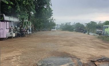 Disewakan lahan komersil ada bangunan di jalan utama Jatiasih Bekasi  Cocok utk pool truk, pool mobil, lapangan olah raga, caffe shop, resto