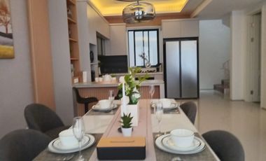 Dijual Rumah Baru Eksklusif Furnished di Setraduta Dekat Tol Pasteur Kota Bandung