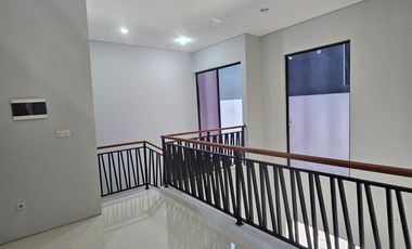 Dijual/ Disewakan Rumah di Jl. Delima Utara 3 cluster Ruby, Pondok Tjandra Indah, Sidoarjho-Fully Furnished