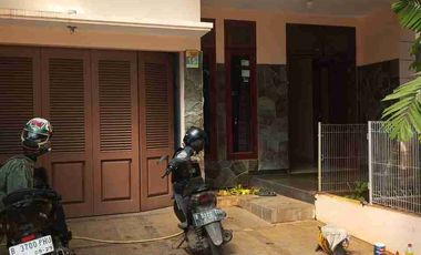 Rumah 1 lantai disewakan di Pondok Bambu Jakarta Timur
