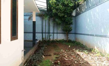 Rumah 1 lantai disewakan di Pondok Bambu Jakarta Timur