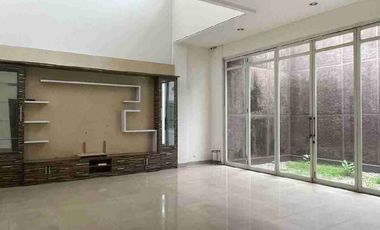 Disewakan Rumah Semi Furnished di Mekar Wangi