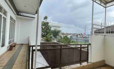Disewakan Rumah Semi Furnished di Mekar Wangi
