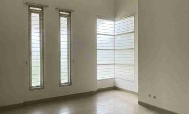 Disewakan Rumah Semi Furnished di Mekar Wangi