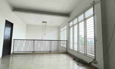 Disewakan Rumah Semi Furnished di Mekar Wangi