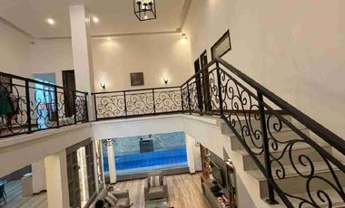 Dijual Rumah Semi Furnished dan kolam renang