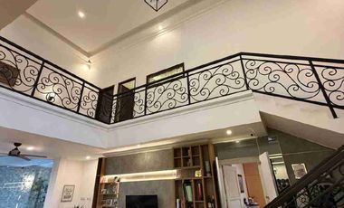 Dijual Rumah Semi Furnished dan kolam renang