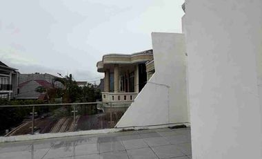 Dijual Rumah Semi Furnished dan kolam renang