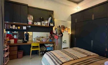 Dijual Rumah Semi Furnished dan kolam renang