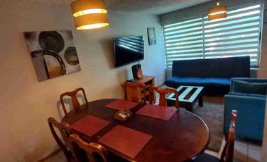 ARRIENDO DEPARTAMENTO AMOBLADO Y EQUIPADO EN PRIMER PISO, PLANTA BAJA DE BLOCK. ESTACIONAMIENTO PRIVADO EN ANTEJARDÍN CERCADO.
DISPONE DE 2 AMPLIAS HABITACIONES, 5 CAMAS, 1 BAÑO, LIVING COMEDOR, COCINA EQUIPADA, TV CABLE Y WIFI.
UBICACIÓN EN CALLE SANTA BLANCA, A 2 CUADRAS DE LA AVENIDA O'HIGGINS.
ESPECIAL A EMPRESAS. CONTAMOS CON FACTURA.
DISPONIBILIDAD DE ARRIENDO DIARIO SEMANAL Y MENSUAL.
CONTACTOS WHATSAPP Y LLAMADAS;
➕5️⃣6️⃣9️⃣8️⃣6️⃣7️⃣6️⃣4️⃣6️⃣4️⃣5️⃣