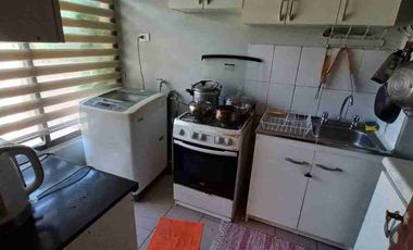 ARRIENDO DEPARTAMENTO AMOBLADO Y EQUIPADO EN PRIMER PISO, PLANTA BAJA DE BLOCK. ESTACIONAMIENTO PRIVADO EN ANTEJARDÍN CERCADO.
DISPONE DE 2 AMPLIAS HABITACIONES, 5 CAMAS, 1 BAÑO, LIVING COMEDOR, COCINA EQUIPADA, TV CABLE Y WIFI.
UBICACIÓN EN CALLE SANTA BLANCA, A 2 CUADRAS DE LA AVENIDA O'HIGGINS.
ESPECIAL A EMPRESAS. CONTAMOS CON FACTURA.
DISPONIBILIDAD DE ARRIENDO DIARIO SEMANAL Y MENSUAL.
CONTACTOS WHATSAPP Y LLAMADAS;
➕5️⃣6️⃣9️⃣8️⃣6️⃣7️⃣6️⃣4️⃣6️⃣4️⃣5️⃣