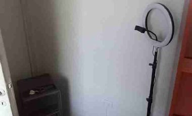 ARRIENDO DEPARTAMENTO AMOBLADO Y EQUIPADO EN PRIMER PISO, PLANTA BAJA DE BLOCK. ESTACIONAMIENTO PRIVADO EN ANTEJARDÍN CERCADO.
DISPONE DE 2 AMPLIAS HABITACIONES, 5 CAMAS, 1 BAÑO, LIVING COMEDOR, COCINA EQUIPADA, TV CABLE Y WIFI.
UBICACIÓN EN CALLE SANTA BLANCA, A 2 CUADRAS DE LA AVENIDA O'HIGGINS.
ESPECIAL A EMPRESAS. CONTAMOS CON FACTURA.
DISPONIBILIDAD DE ARRIENDO DIARIO SEMANAL Y MENSUAL.
CONTACTOS WHATSAPP Y LLAMADAS;
➕5️⃣6️⃣9️⃣8️⃣6️⃣7️⃣6️⃣4️⃣6️⃣4️⃣5️⃣