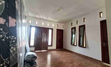 DIJUAL RUMAH MEWAH ELEGAN MASIH GREES PUSAT KOTA YOGYAKARTA GEDONGKIWO
