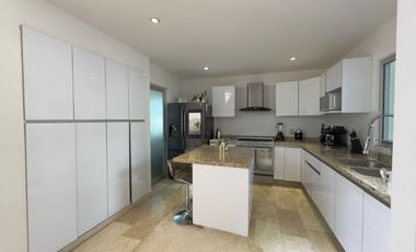 CASA EN VENTA EN FRACCIONAMIENTO LOMAS DE COCOYOC MORELOS