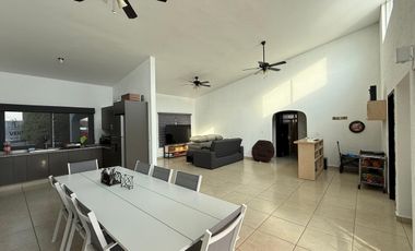 CASA EN VENTA EN FRACCIONAMIENTO LOMAS DE COCOYOC, MORELOS