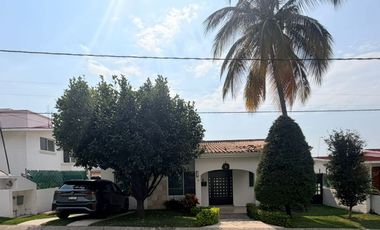 CASA EN VENTA EN FRACCIONAMIENTO LOMAS DE COCOYOC, MORELOS