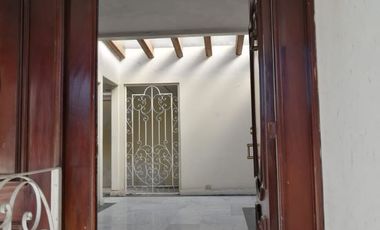 CASONA EN COL. LA PAZ, IDEAL PARA CLÍNICA, ESCUELA, OFICINAS, NOTARÍA, ETC. $13'900,000