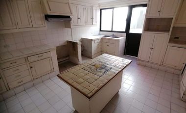 CASONA EN COL. LA PAZ, IDEAL PARA CLÍNICA, ESCUELA, OFICINAS, NOTARÍA, ETC. $13'900,000