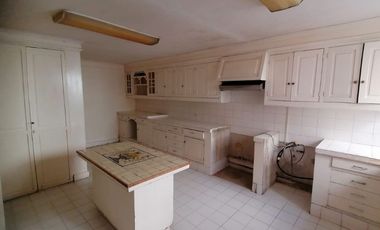 CASONA EN COL. LA PAZ, IDEAL PARA CLÍNICA, ESCUELA, OFICINAS, NOTARÍA, ETC. $13'900,000