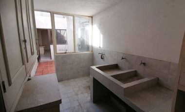 CASONA EN COL. LA PAZ, IDEAL PARA CLÍNICA, ESCUELA, OFICINAS, NOTARÍA, ETC. $13'900,000