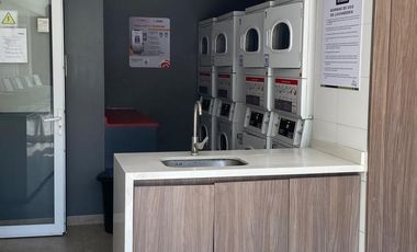 Se arrienda comodo departamento en Calle Hipodromo Chile , 2 dormitorios 1 baño, $ 390.000 mas $ 80.000 gastos comunes