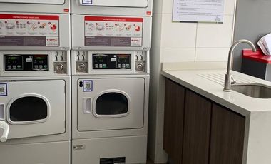 Se arrienda comodo departamento en Calle Hipodromo Chile , 2 dormitorios 1 baño, $ 390.000 mas $ 80.000 gastos comunes