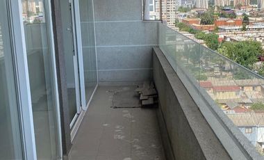 Se arrienda comodo departamento en Calle Hipodromo Chile , 2 dormitorios 1 baño, $ 390.000 mas $ 80.000 gastos comunes