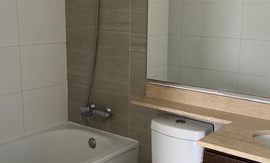 Se arrienda comodo departamento en Calle Hipodromo Chile , 2 dormitorios 1 baño, $ 390.000 mas $ 80.000 gastos comunes