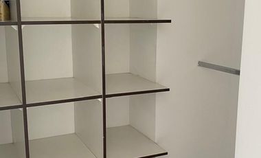 Se arrienda comodo departamento en Calle Hipodromo Chile , 2 dormitorios 1 baño, $ 390.000 mas $ 80.000 gastos comunes