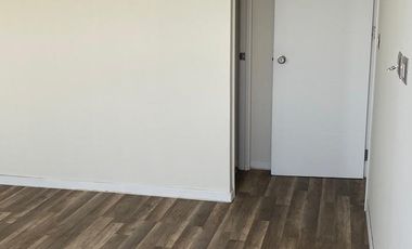 Se arrienda comodo departamento en Calle Hipodromo Chile , 2 dormitorios 1 baño, $ 390.000 mas $ 80.000 gastos comunes