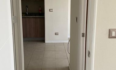 Se arrienda comodo departamento en Calle Hipodromo Chile , 2 dormitorios 1 baño, $ 390.000 mas $ 80.000 gastos comunes