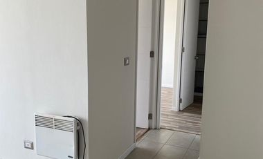 Se arrienda comodo departamento en Calle Hipodromo Chile , 2 dormitorios 1 baño, $ 390.000 mas $ 80.000 gastos comunes