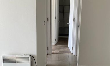 Se arrienda comodo departamento en Calle Hipodromo Chile , 2 dormitorios 1 baño, $ 390.000 mas $ 80.000 gastos comunes