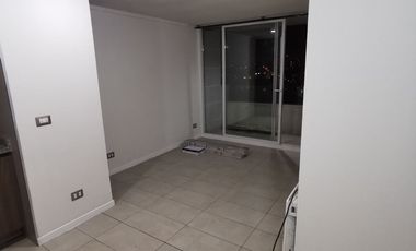 Se arrienda comodo departamento en Calle Hipodromo Chile , 2 dormitorios 1 baño, $ 390.000 mas $ 80.000 gastos comunes