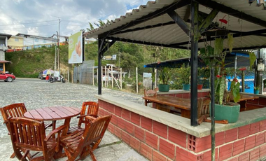 Casa Lote Campestre con Local Comercial Acreditado vía a Neira