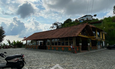 Casa Lote Campestre con Local Comercial Acreditado vía a Neira