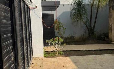 Hermosa casa con mucha luz, naturaleza y espacio, a dos calles  de la escuela  green oaks.