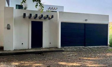 Hermosa casa con mucha luz, naturaleza y espacio, a dos calles  de la escuela  green oaks.