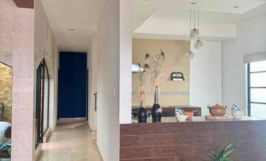 Hermosa casa con mucha luz, naturaleza y espacio, a dos calles  de la escuela  green oaks.