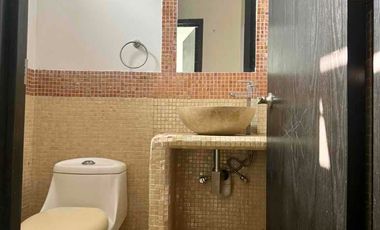 Hermosa casa con mucha luz, naturaleza y espacio, a dos calles  de la escuela  green oaks.