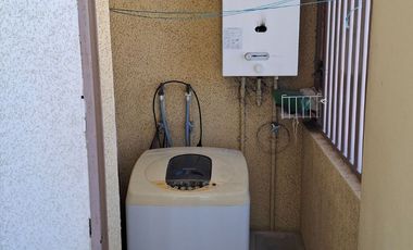 Departamento 2D Cerro Placeres, cercano plaza, con estacionamiento