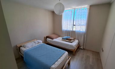 Departamento 2D Cerro Placeres, cercano plaza, con estacionamiento