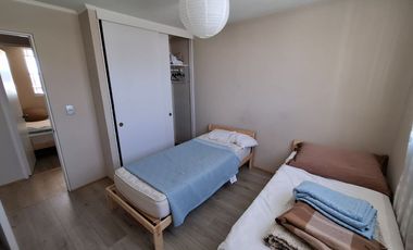 Departamento 2D Cerro Placeres, cercano plaza, con estacionamiento