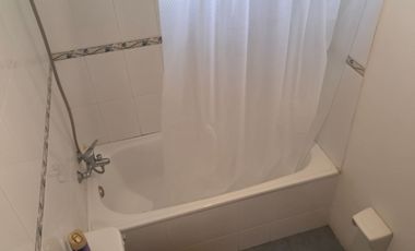 Departamento 2D Cerro Placeres, cercano plaza, con estacionamiento