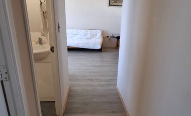 Departamento 2D Cerro Placeres, cercano plaza, con estacionamiento