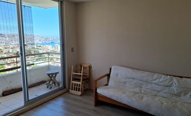 Departamento 2D Cerro Placeres, cercano plaza, con estacionamiento